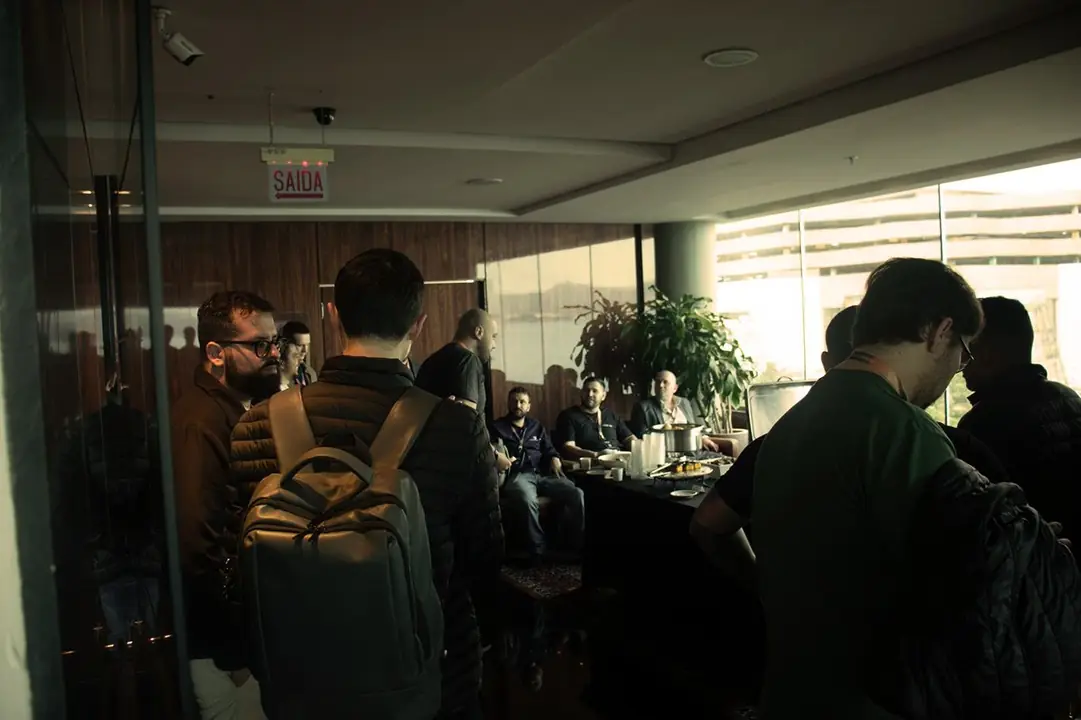Participantes chegando para o almoço