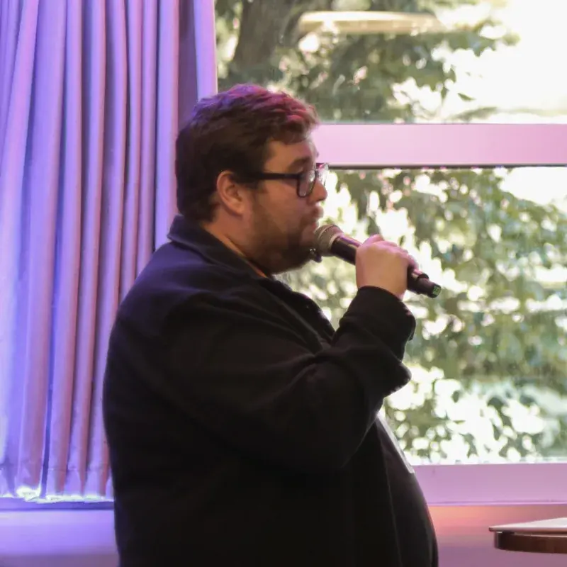 Dennis Rojas no palco da CTO Scale