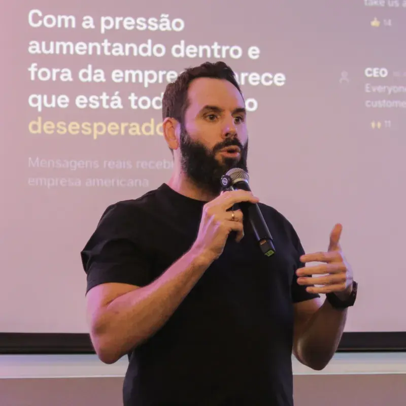 Rodrigo Branas no palco da CTO Scale